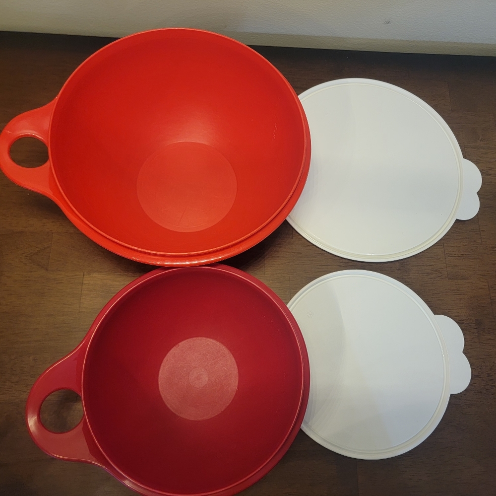 2 Tupperware Bowls - Picture 2 of 5